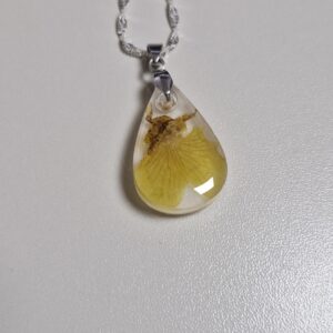 Colar Botânico Gota em Resina – Flores Naturais